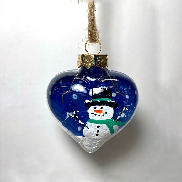 ORIGINAL Hand Painted 3D Snowman Scene on Puffed Glass Heart Christmas Ornament - Picture 4 of 4
